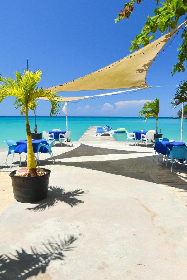 Beach Front Hotel Ocho Rios Exterior foto