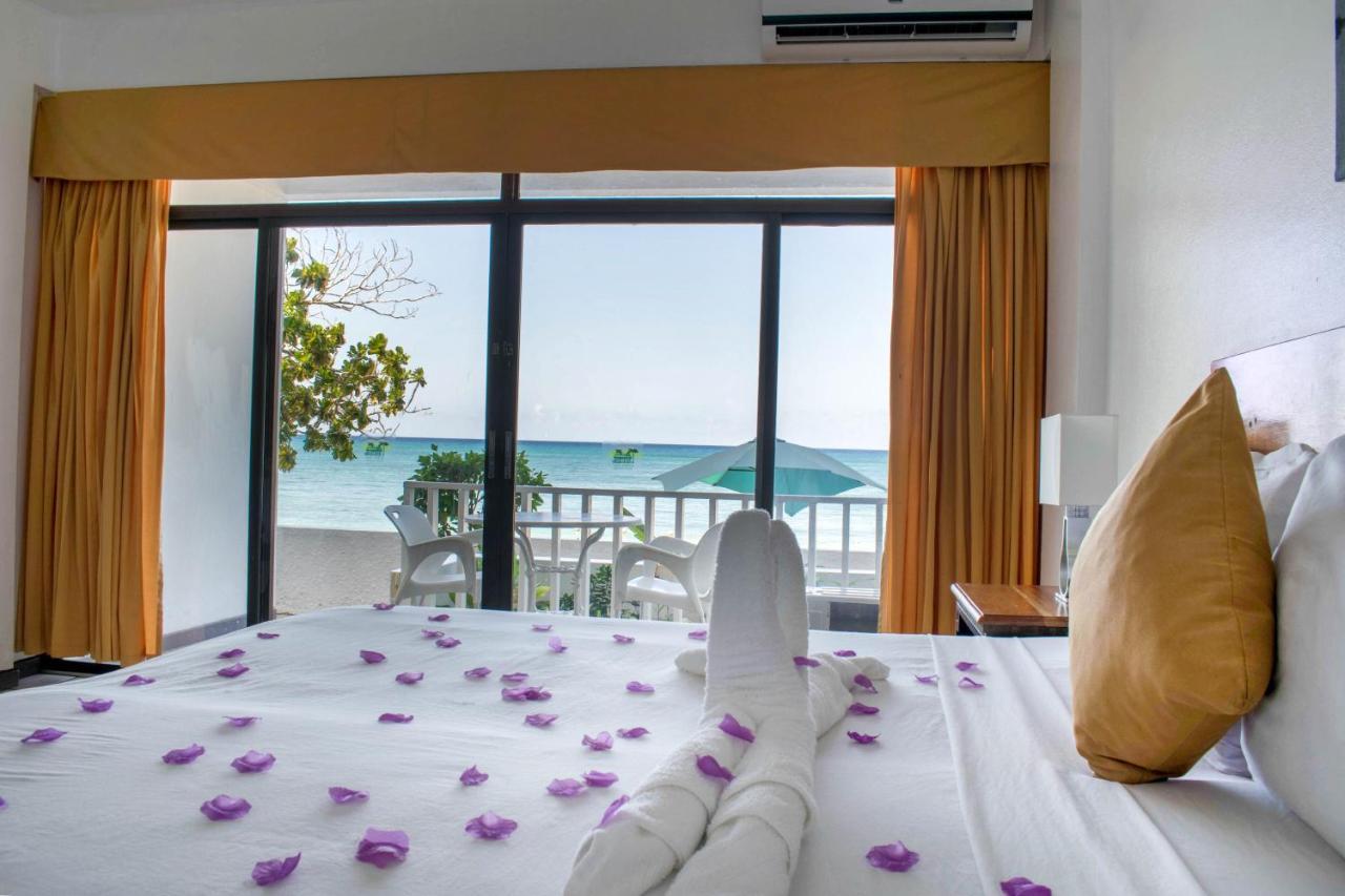 Beach Front Hotel Ocho Rios Exterior foto